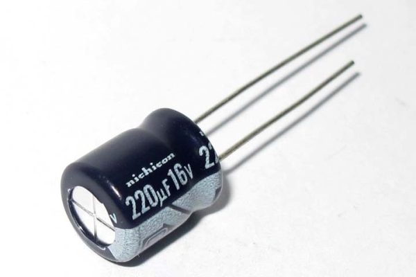 220uF/16V-Condensateur électrolytique aluminium 220uF, 16V dc